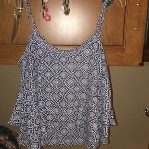 Patterned tank